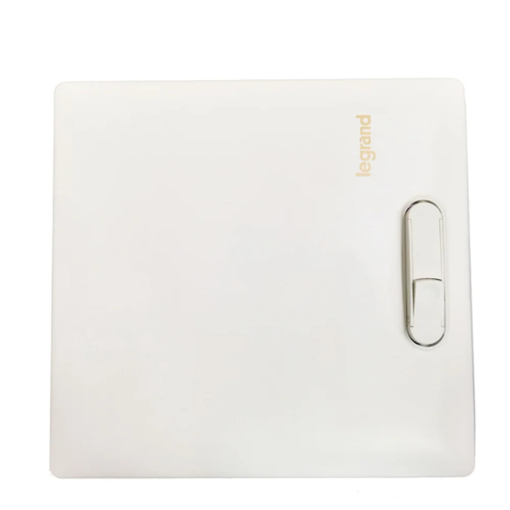 Legrand Ekinox3 Distribution Board 8 Way 8 IC + 24 OG Module TPN - Phase Selector Double Door - Metal IP 43 5077 82